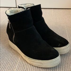 Steve Madden booties!